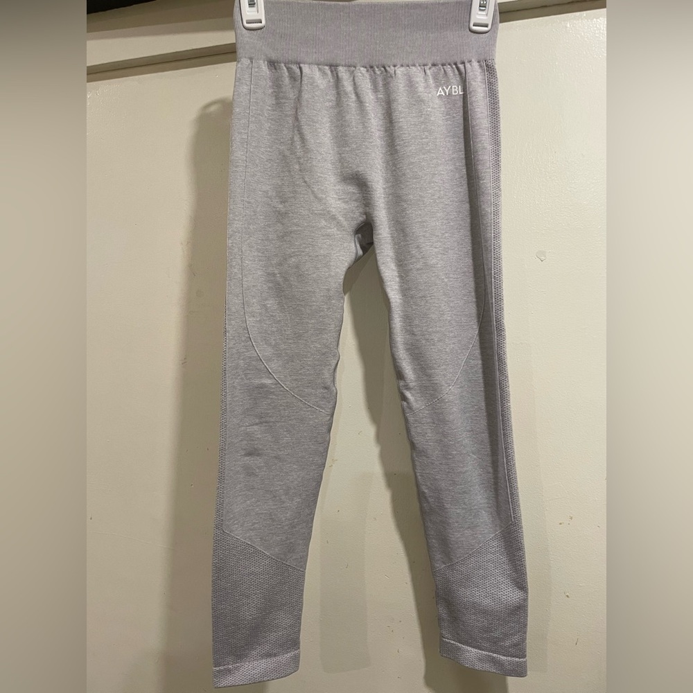 AYBL ankle length Light Gray workout tights Medium